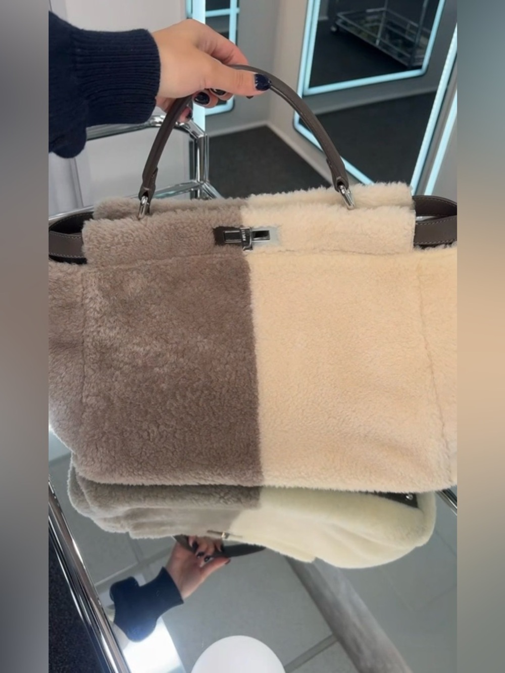 Fendi Bag - Picture 3 of 14